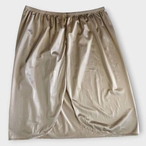 Vtg Vanity Fair Womens Half Slip Sz Large Champagne Beige Nylon Pull On‎